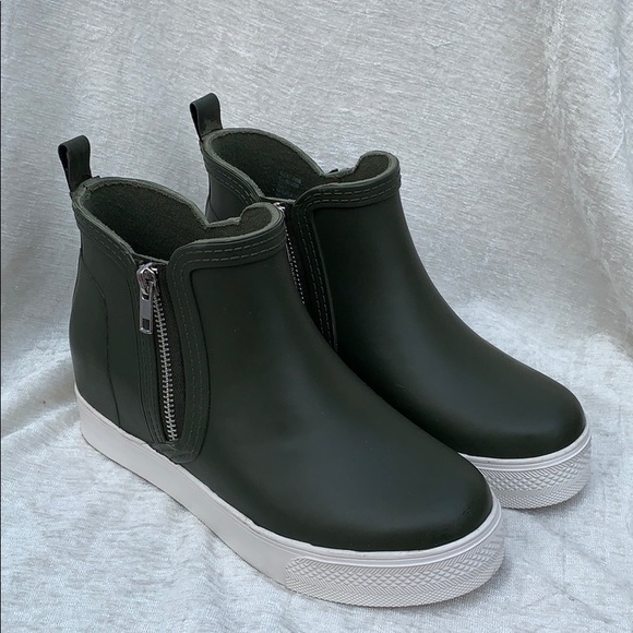 Steve Madden Rain Boots Wedgie Olive Green - Picture 1 of 7